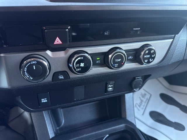 2017 Toyota Tacoma SR V6