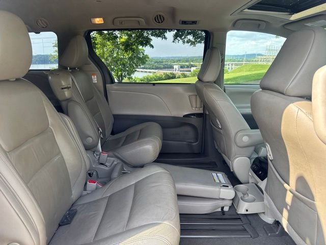 2019 Toyota Sienna XLE 8 Passenger