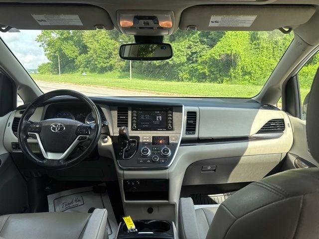 2019 Toyota Sienna XLE 8 Passenger