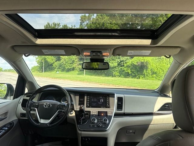 2019 Toyota Sienna XLE 8 Passenger