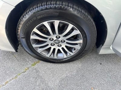 2019 Toyota Sienna XLE 8 Passenger