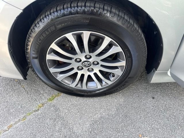 2019 Toyota Sienna XLE 8 Passenger