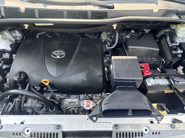 2019 Toyota Sienna XLE 8 Passenger