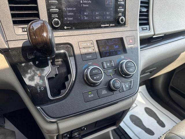 2019 Toyota Sienna XLE 8 Passenger
