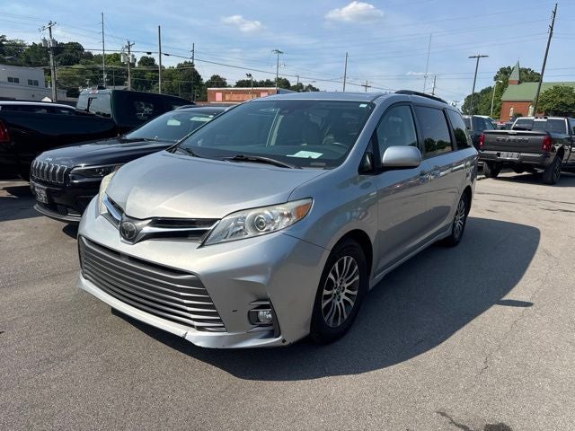 2019 Toyota Sienna XLE 8 Passenger