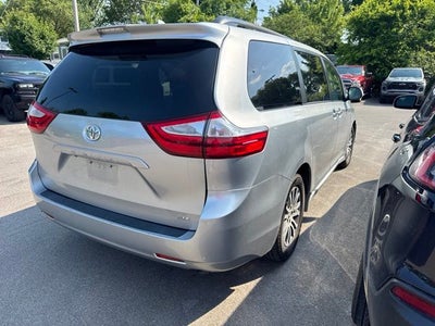 2019 Toyota Sienna XLE 8 Passenger