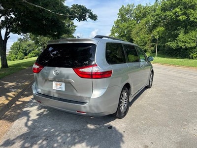 2019 Toyota Sienna XLE 8 Passenger