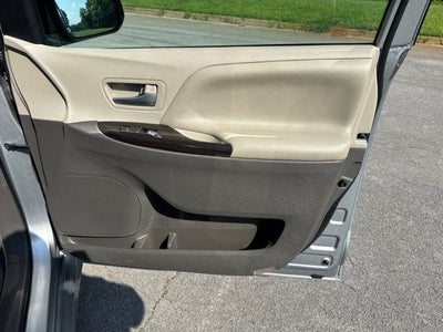 2019 Toyota Sienna XLE 8 Passenger