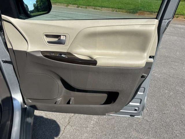 2019 Toyota Sienna XLE 8 Passenger