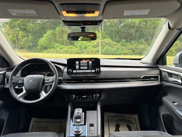 2023 Mitsubishi Outlander SE