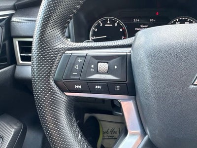 2023 Mitsubishi Outlander SE