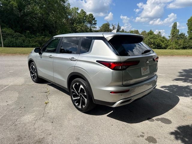 2023 Mitsubishi Outlander SE
