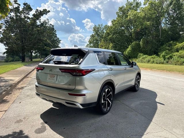 2023 Mitsubishi Outlander SE