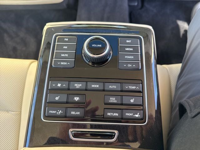 2016 Hyundai Equus Signature