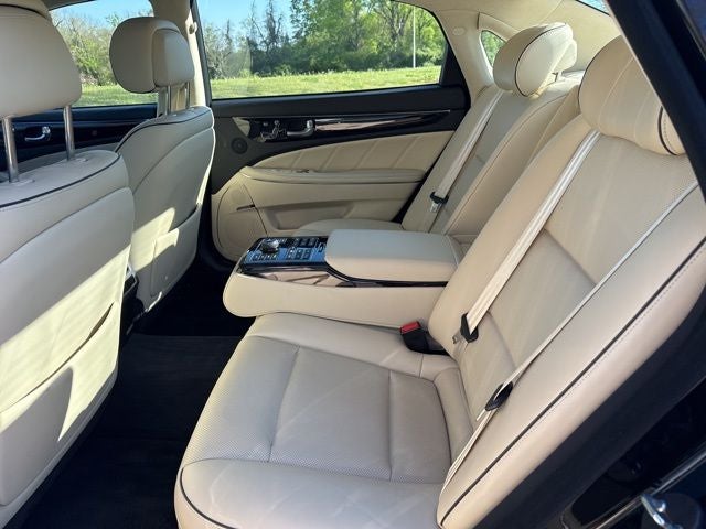 2016 Hyundai Equus Signature