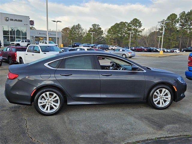 2017 Chrysler 200 Limited