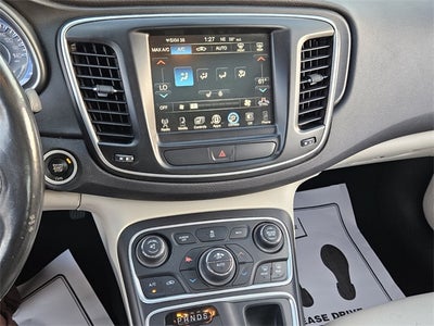 2017 Chrysler 200 Limited