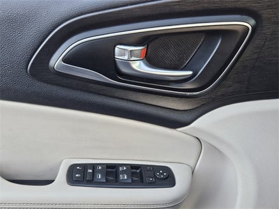 2017 Chrysler 200 Limited