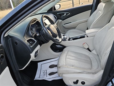 2017 Chrysler 200 Limited