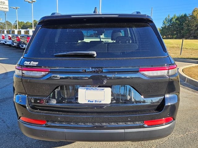2025 Jeep Grand Cherokee Larado