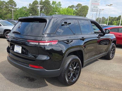 2025 Jeep Grand Cherokee Larado