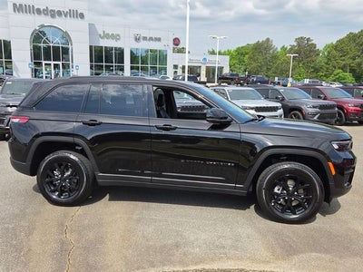 2025 Jeep Grand Cherokee Larado