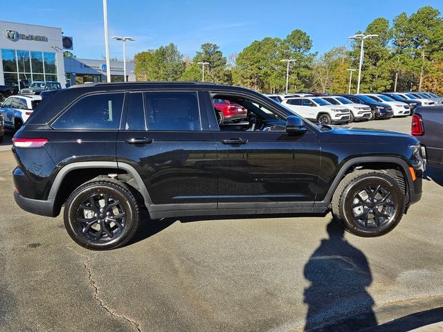 2025 Jeep Grand Cherokee Larado
