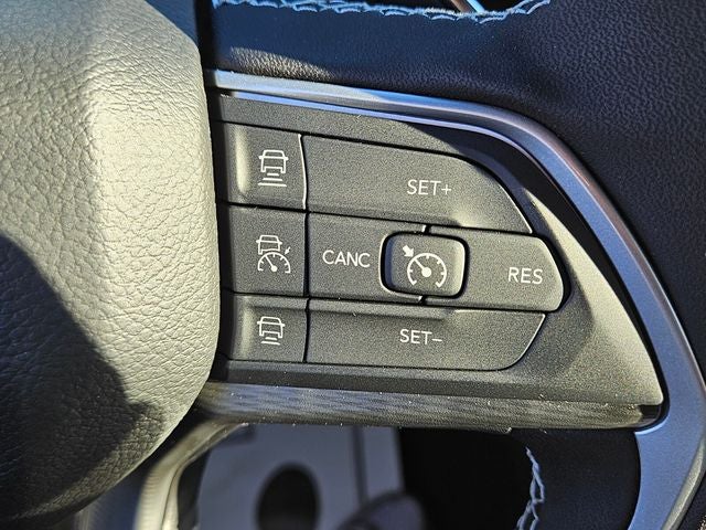 2025 Jeep Grand Cherokee Larado