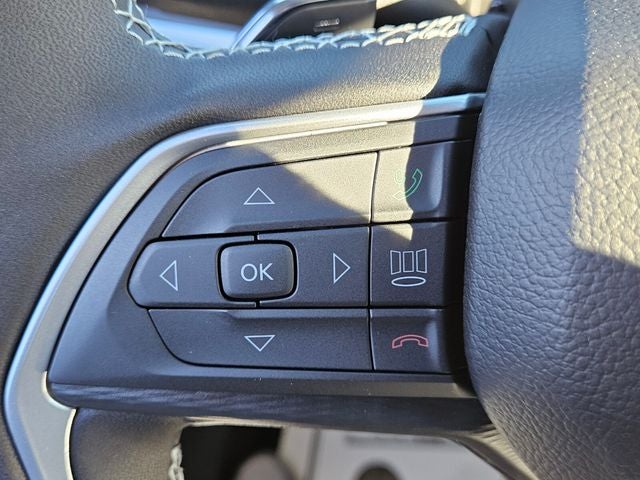 2025 Jeep Grand Cherokee Larado