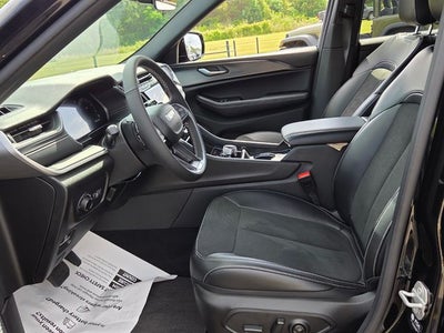 2025 Jeep Grand Cherokee Larado