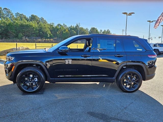 2025 Jeep Grand Cherokee Larado