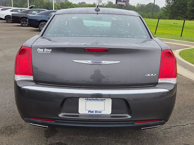 2019 Chrysler 300 Touring