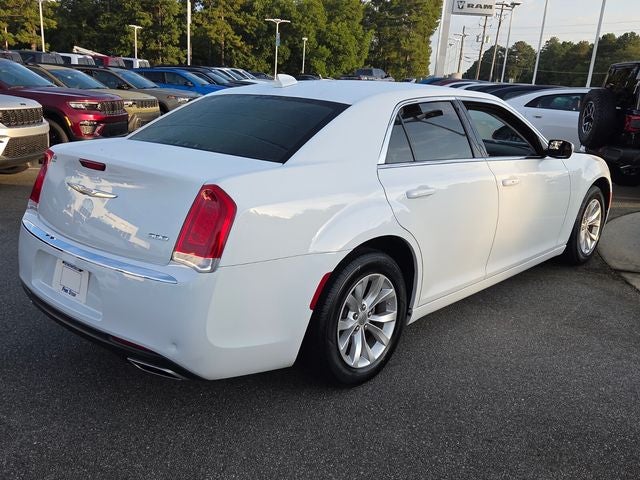 2023 Chrysler 300 Touring