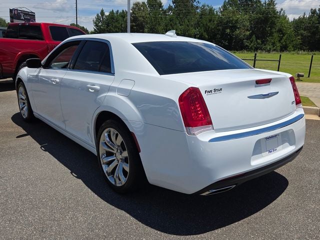 2020 Chrysler 300 Touring