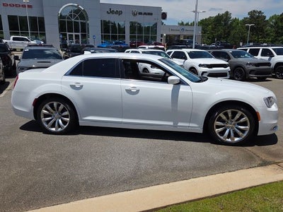 2020 Chrysler 300 Touring