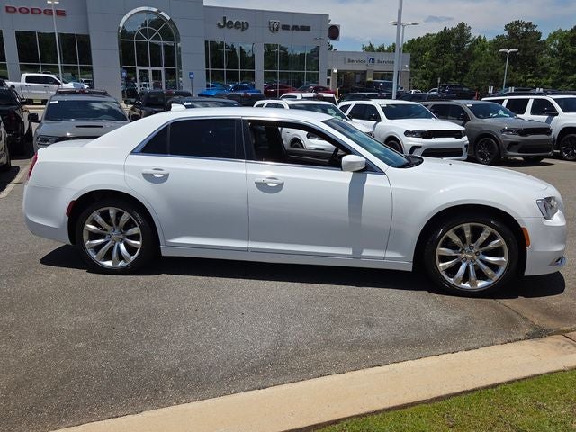 2020 Chrysler 300 Touring