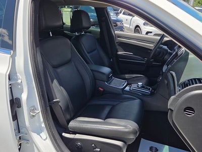 2020 Chrysler 300 Touring
