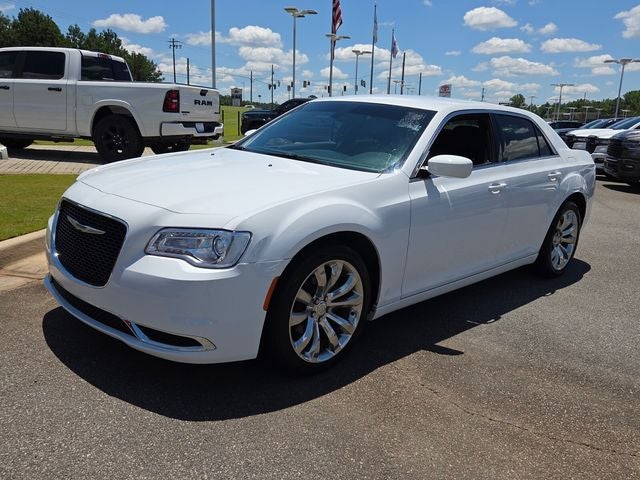 2020 Chrysler 300 Touring