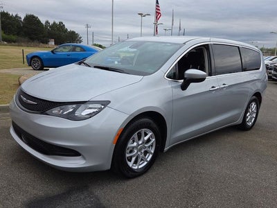 2023 Chrysler Voyager LX