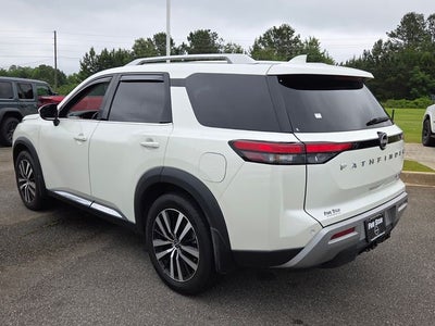 2024 Nissan Pathfinder Platinum