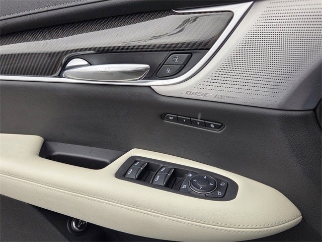 2025 Cadillac XT6 Sport