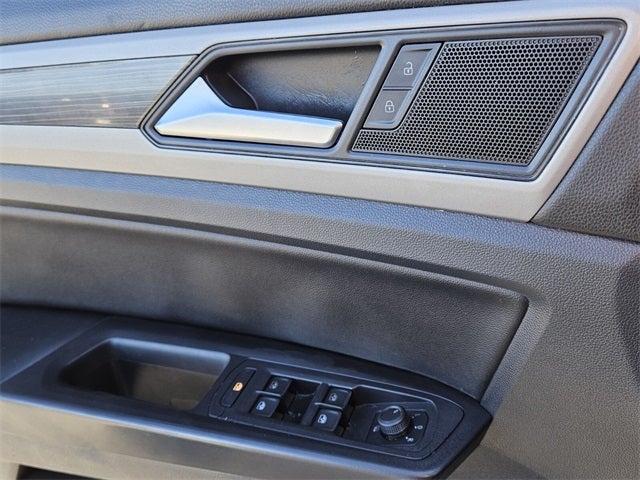 2020 Volkswagen Atlas 2.0T SE w/Technology w/Technology