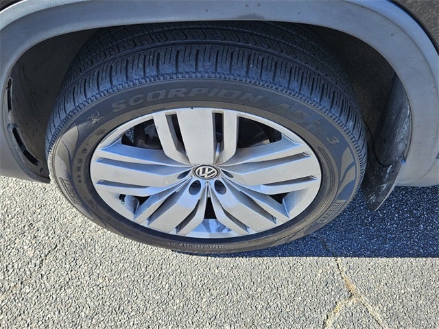 2020 Volkswagen Atlas 2.0T SE w/Technology w/Technology