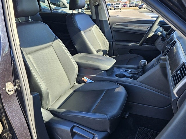 2020 Volkswagen Atlas 2.0T SE w/Technology w/Technology