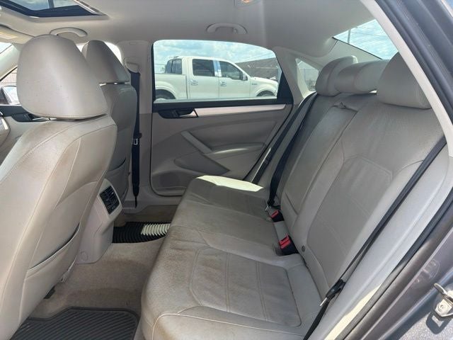2013 Volkswagen Passat 2.5 SE