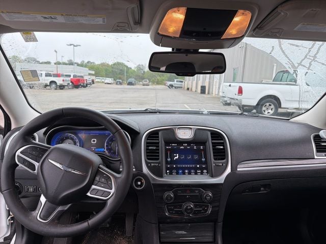 2018 Chrysler 300 Touring