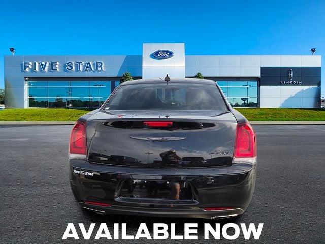2021 Chrysler 300 Touring
