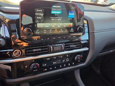 2024 Nissan Pathfinder SL