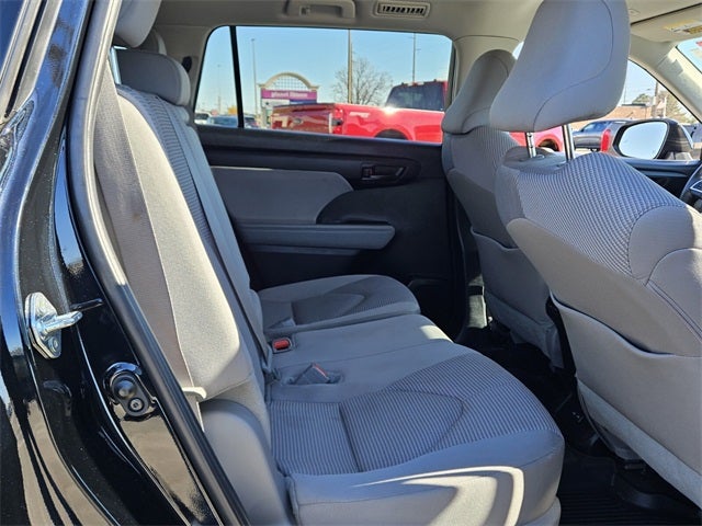 2024 Toyota Highlander LE