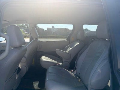 2014 Toyota Sienna LE 8 Passenger